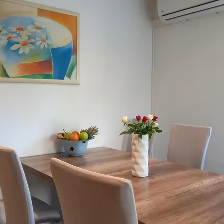 Holiday home Cozy In With Wifi *