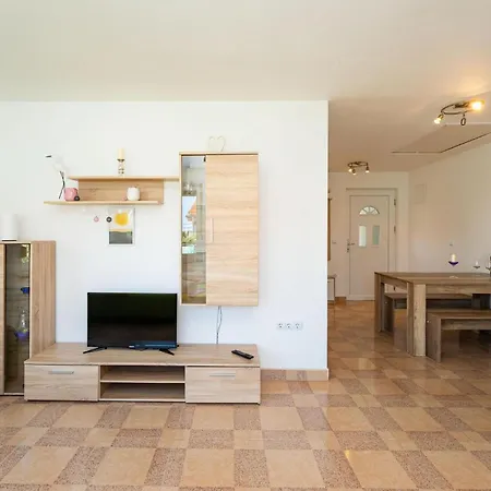Cozy In With Wifi Holiday home